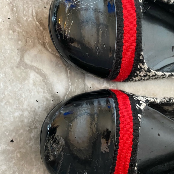 These flats from Nine West are red, grey & black tweed showstoppers! The… - Picture 7 of 11